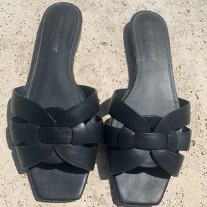 💥💥SOLD💥💥 YSL Black Leather Flat Tribute